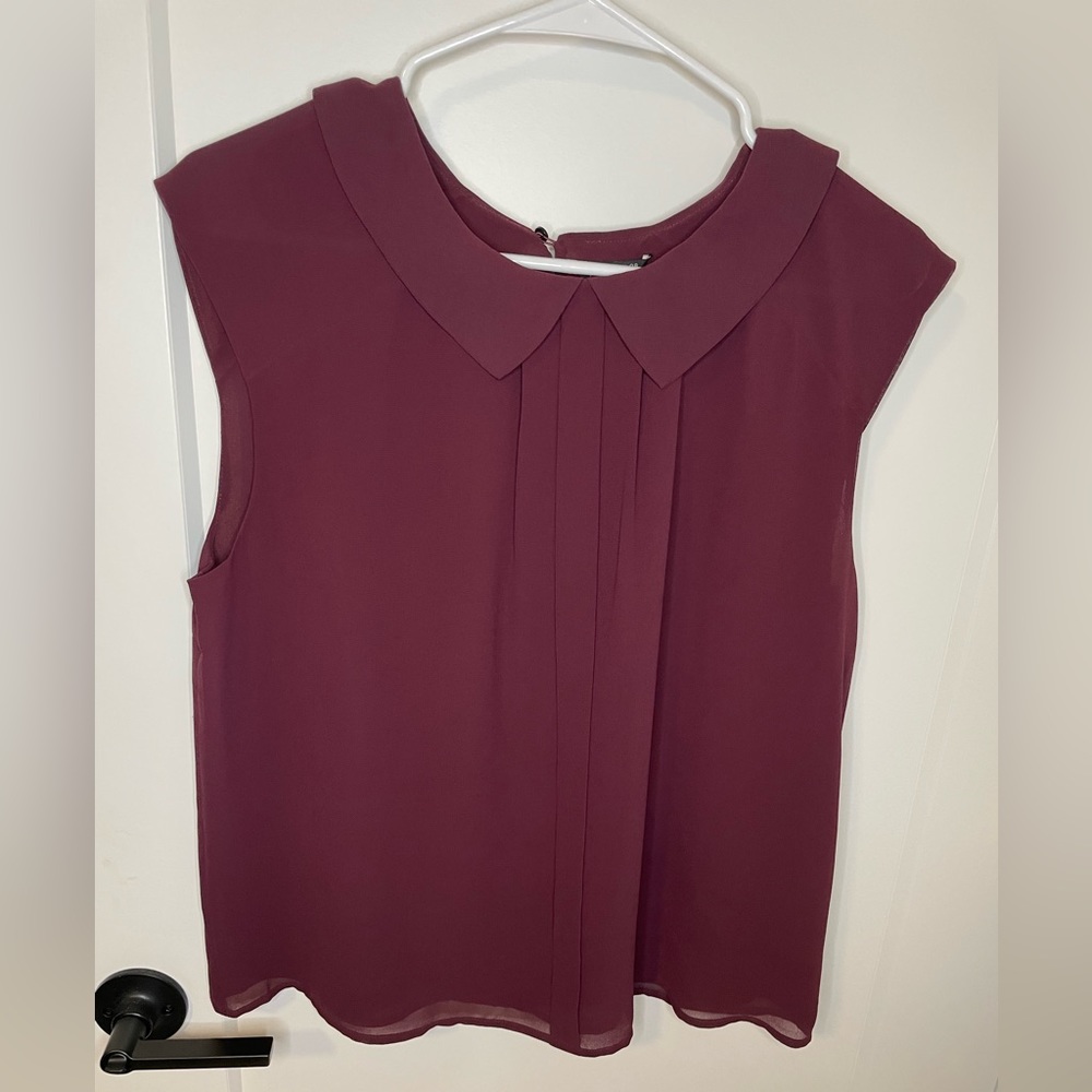 Sleeveless Peter Pan maroon blouse